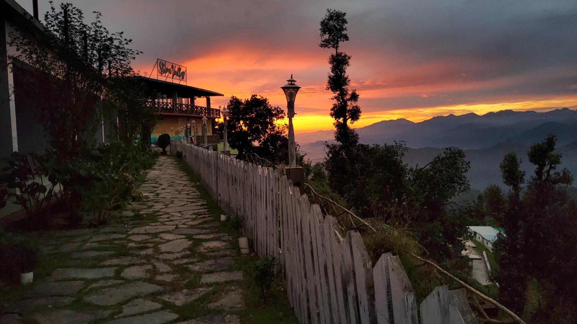 Shiva Valley Resort Kokhliyal Gaon Eksteriør billede